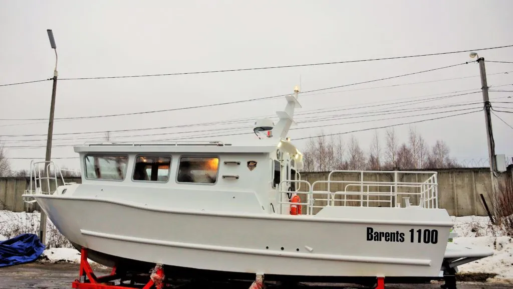 морской водометный катер Баренц 1100 в Архангельске 5